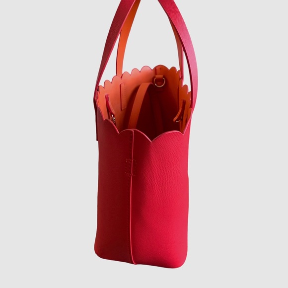 KELLY & KATIE CORAL BUCKET BAG - Picture 12 of 14